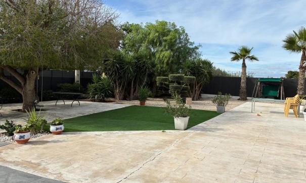 Sprzedaż - Willa wolnostojąca -
Crevillente