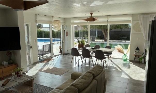 Sprzedaż - Willa wolnostojąca -
Crevillente