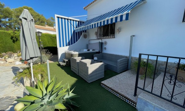 Herverkoop - Vrijstaande Villa -
Alfaz del Pi - l'Alfas del Pi