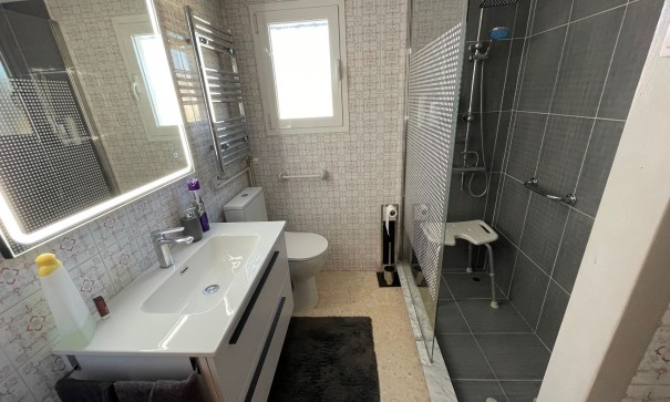 Herverkoop - Vrijstaande Villa -
Alfaz del Pi - l'Alfas del Pi