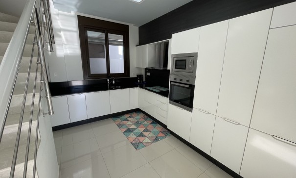 Herverkoop - Halfvrijstaande villa -
Villamartín