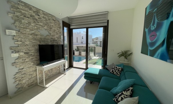 Herverkoop - Halfvrijstaande villa -
Villamartín