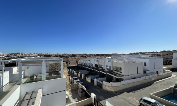 Herverkoop - Halfvrijstaande villa -
Villamartín