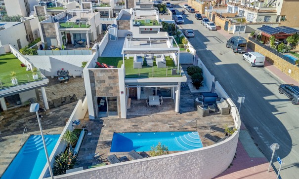 Fritliggende villa - Videresalg - Villamartín -
                Villamartín