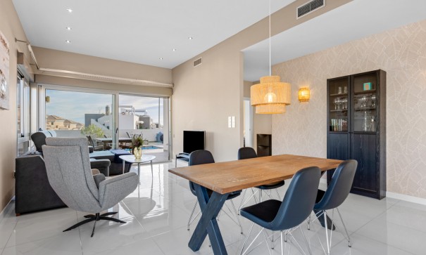 Venta - Chalet Independiente -
Villamartín