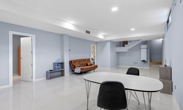 Venta - Chalet Independiente -
Villamartín