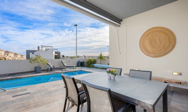 Venta - Chalet Independiente -
Villamartín