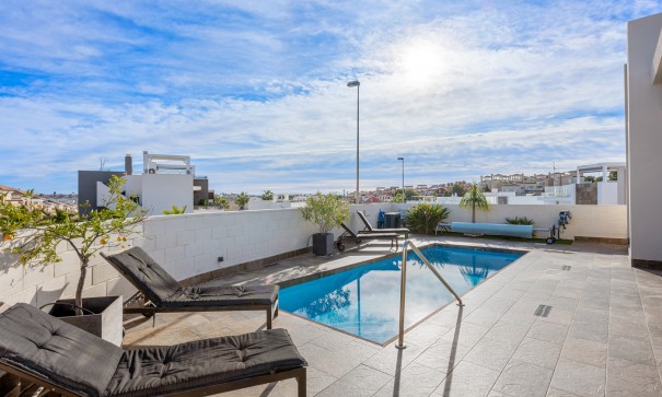 Venta - Chalet Independiente -
Villamartín