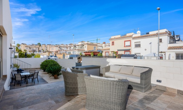 Venta - Chalet Independiente -
Villamartín