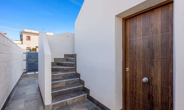 Venta - Chalet Independiente -
Villamartín