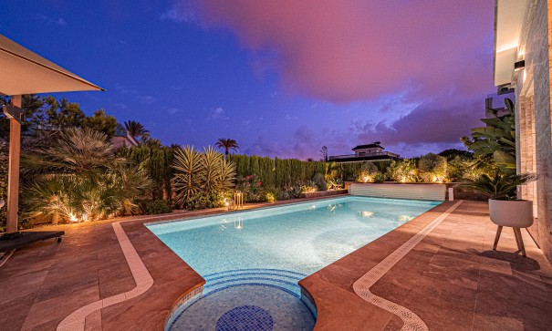 Herverkoop - Vrijstaande Villa -
La Zenia - Beachside