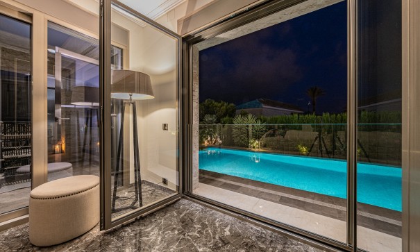 Herverkoop - Vrijstaande Villa -
La Zenia - Beachside