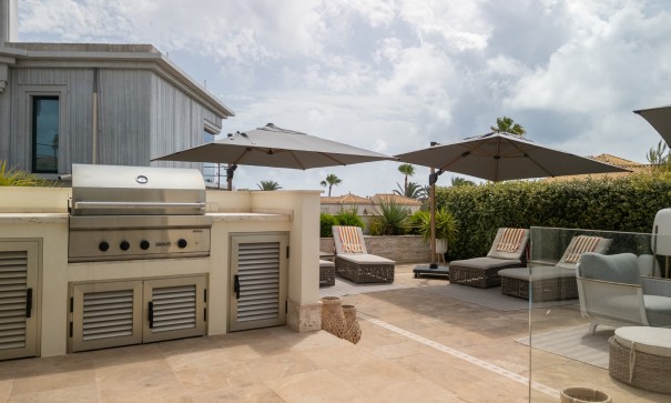 Herverkoop - Vrijstaande Villa -
La Zenia - Beachside