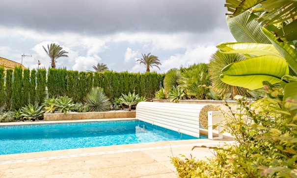 Herverkoop - Vrijstaande Villa -
La Zenia - Beachside