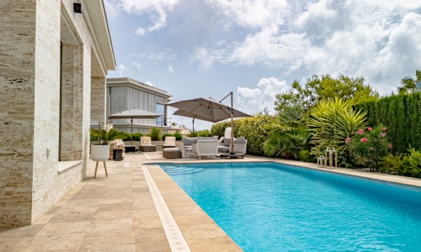 Herverkoop - Vrijstaande Villa -
La Zenia - Beachside