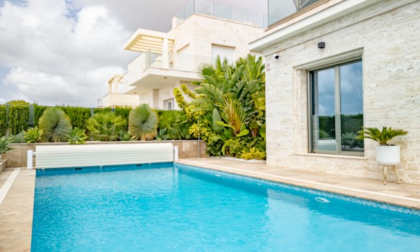 Herverkoop - Vrijstaande Villa -
La Zenia - Beachside