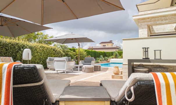 Herverkoop - Vrijstaande Villa -
La Zenia - Beachside