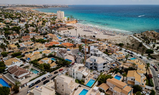Herverkoop - Vrijstaande Villa -
La Zenia - Beachside