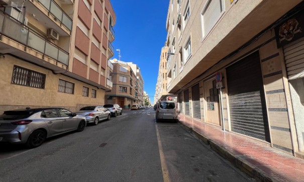 Herverkoop - Commercieel -
Torrevieja - Playa de los Naufragos