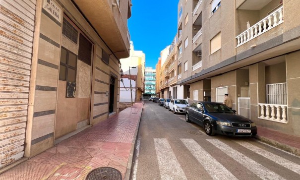 Herverkoop - Commercieel -
Torrevieja - Playa de los Naufragos