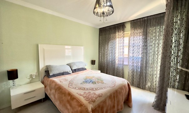 Herverkoop - Apartement Flat -
Torrevieja - Parque de las Naciones