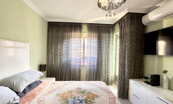 Herverkoop - Apartement Flat -
Torrevieja - Parque de las Naciones