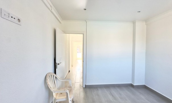 Herverkoop - Stadswoning -
Torrevieja - La Mata