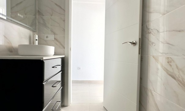 Herverkoop - Stadswoning -
Torrevieja - La Mata