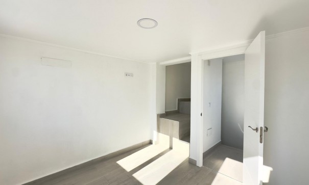 Herverkoop - Stadswoning -
Torrevieja - La Mata