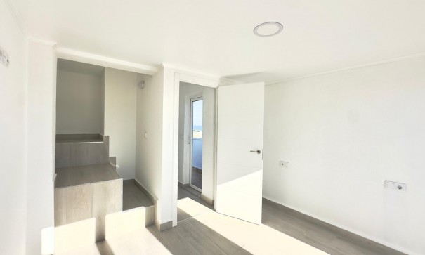 Herverkoop - Stadswoning -
Torrevieja - La Mata