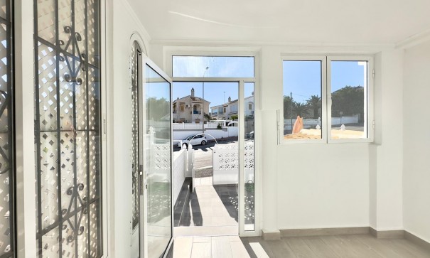 Herverkoop - Stadswoning -
Torrevieja - La Mata