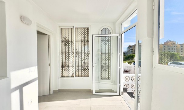 Herverkoop - Stadswoning -
Torrevieja - La Mata