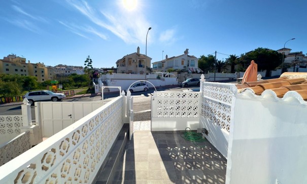 Herverkoop - Stadswoning -
Torrevieja - La Mata