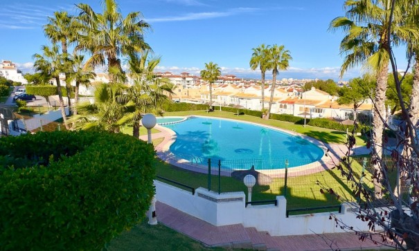 Herverkoop - Stadswoning -
Torrevieja - La Mata