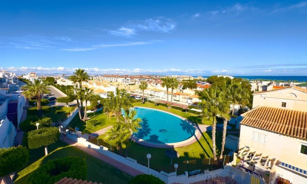 Herverkoop - Stadswoning -
Torrevieja - La Mata
