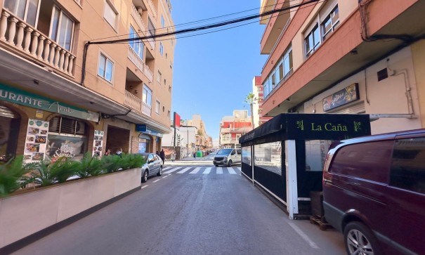 Herverkoop - Stadswoning -
Torrevieja - La Mata