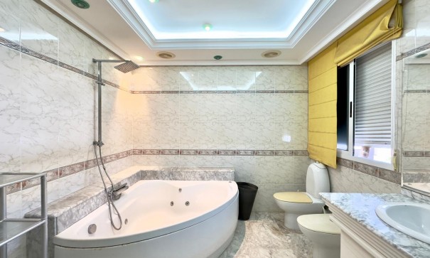 Herverkoop - Apartement Flat -
Torrevieja - Centro