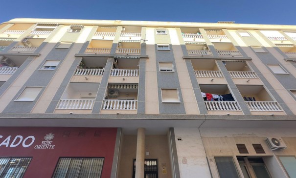 Herverkoop - Apartement Flat -
Torrevieja - Parque de las Naciones