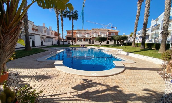 Herverkoop - Halfvrijstaande villa -
Ciudad Quesada - Rojales - Dona Pepa