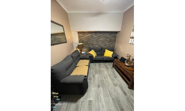 Herverkoop - Stadswoning -
Pinoso - Pinoso Alicante