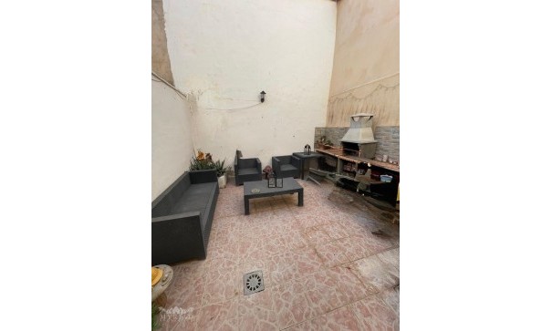 Herverkoop - Stadswoning -
Pinoso - Pinoso Alicante