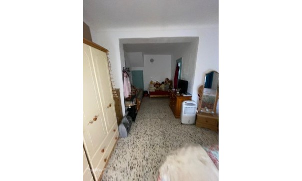 Herverkoop - Stadswoning -
Pinoso - Pinoso Alicante