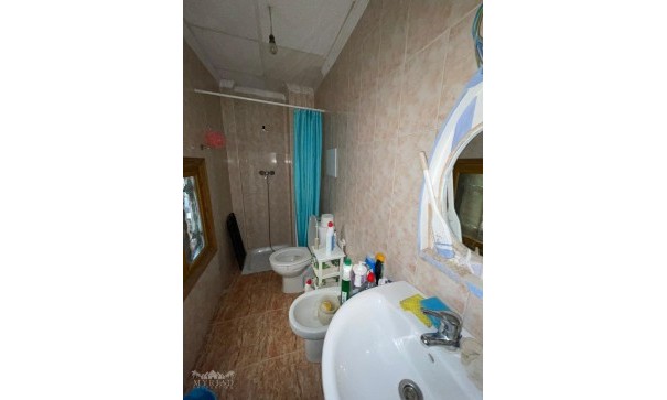 Herverkoop - Stadswoning -
Pinoso - Pinoso Alicante