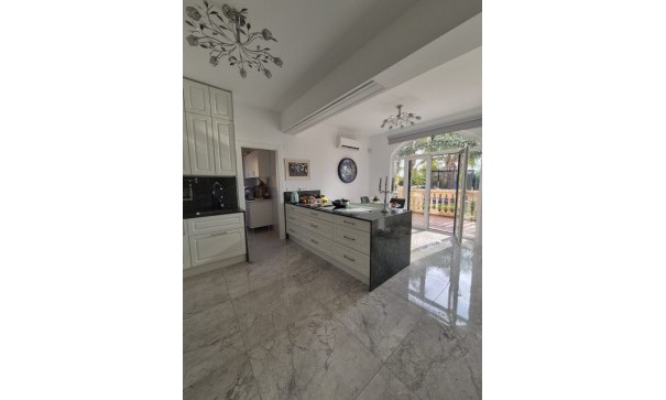 Herverkoop - Finca Landelijk pand -
Daya Vieja