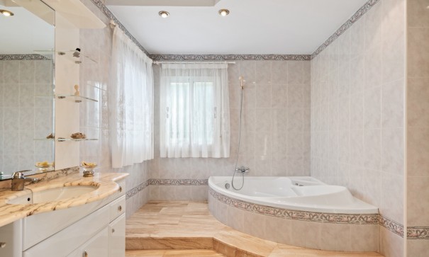 Herverkoop - Villa -
Ciudad Quesada - Rojales - Dona Pepa