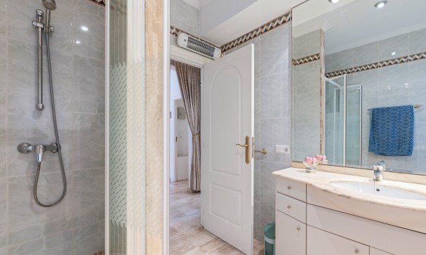 Herverkoop - Villa -
Ciudad Quesada - Rojales - Dona Pepa