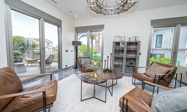 Herverkoop - Vrijstaande Villa -
La Zenia - Beachside