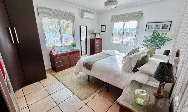 Sprzedaż - Willa wolnostojąca -
Hondón de las Nieves