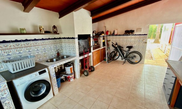 Sprzedaż - Willa wolnostojąca -
Hondón de las Nieves