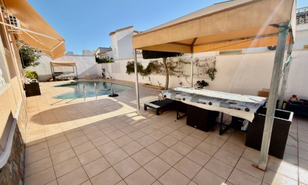 Herverkoop - Vrijstaande Villa -
Ciudad Quesada - Rojales - Rojales